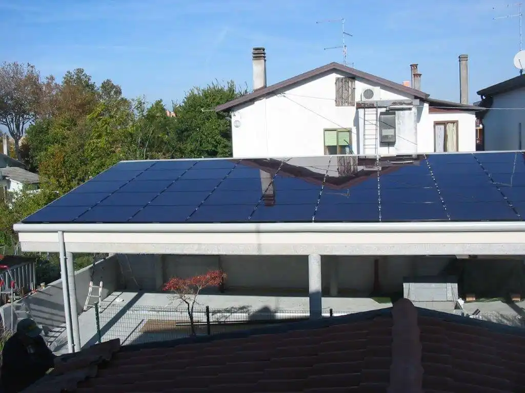 Installazione impianto fotovoltaico e opere di lattoneria